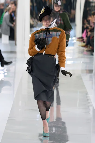 Look 5